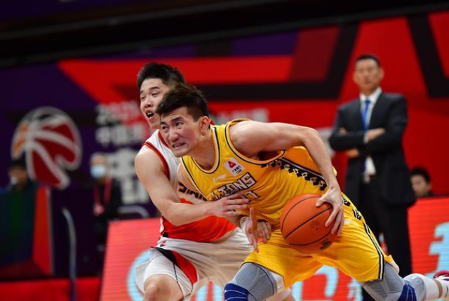 成都蓉城今晨更衣室发声，志在CBA季后赛名次提升，底气十足，更衣室氛围转暖的简单介绍